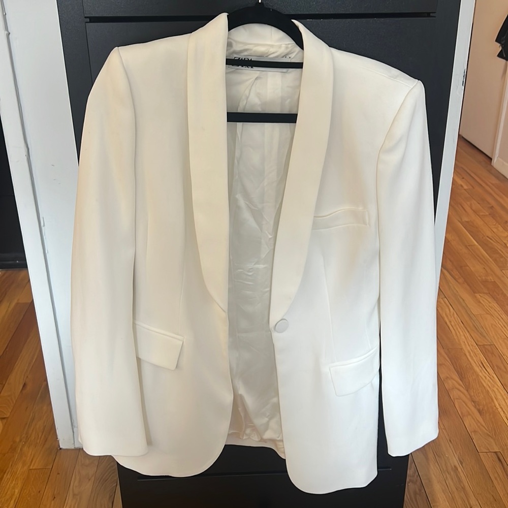 Zara slightly oversized white blazer size S